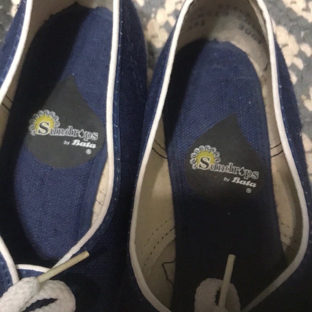 Shoes - Picture 3 of 4